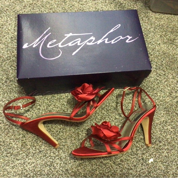 Satin Scarlet high heels for a great night on the town. - Picture 1 of 6